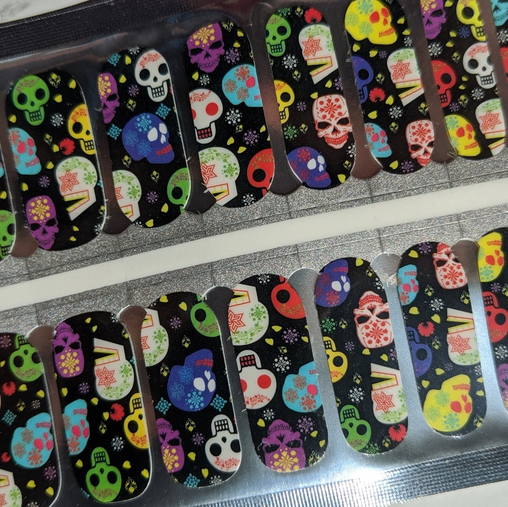 5 for $20 Nail Wraps- Mardi Gras Skulls - Picture 3 of 9